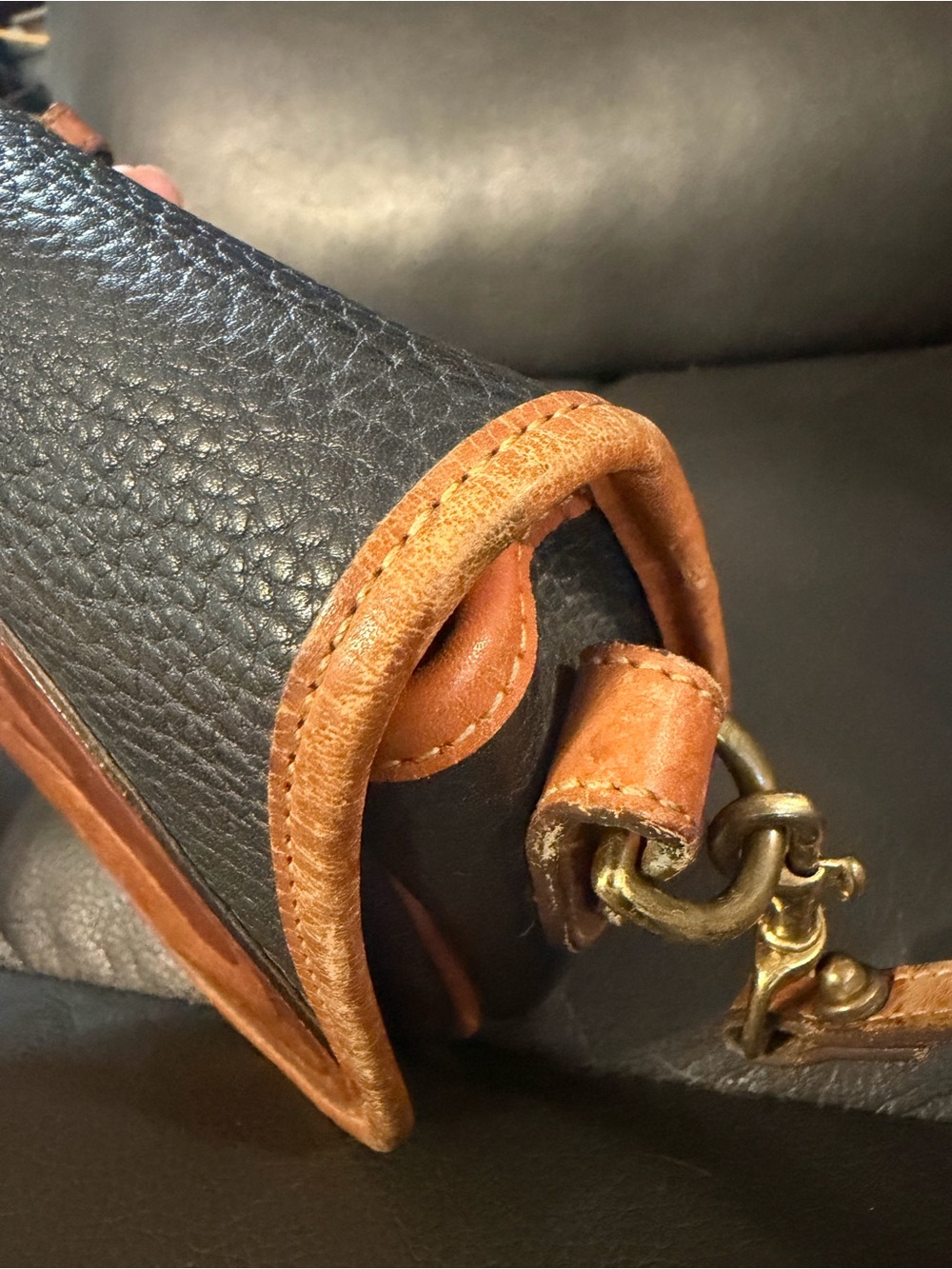Dooney & Bourke Big Duck Crossbody With Matching Coin Purse - Picture 9 of 15